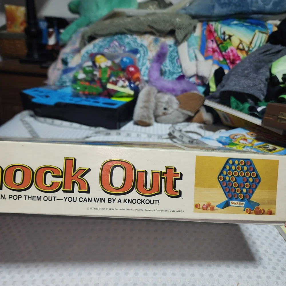 MILTON BRADLEY EUC VINTAGE 1978 KNOCK OUT GAME